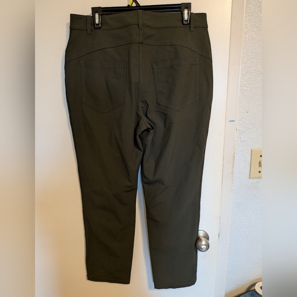 NWOT Lululemon City Sleek 5 Pocket 7/8 Pant Size 12 - Dark Olive - Picture 7 of 7